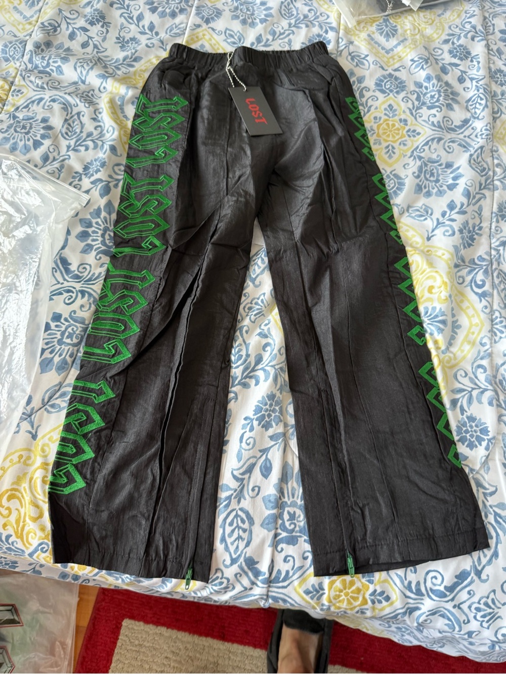 Lost Intricacy Kids Size 7T Black Men’s Wide-Leg Pants with Green Side Graphic